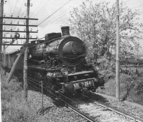 Locomotiva Gr.471